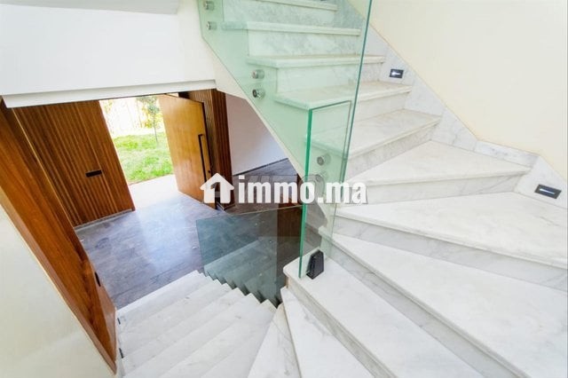 villa-haut-de-gamme-5-minutes-de-morocco-mall-big-1