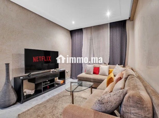 location-dun-appartement-a-triangle-dor-2-pieces-confortables-environnement-calme-avec-vue-sur-la-mer-et-double-vitrage-big-2
