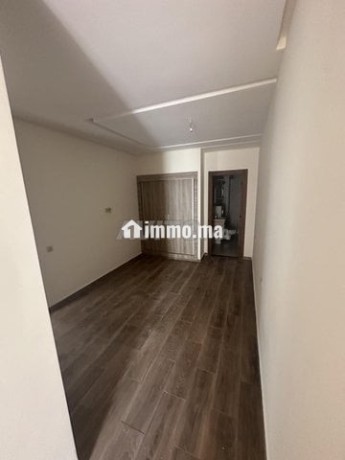 appartement-moderne-avec-balcon-big-0