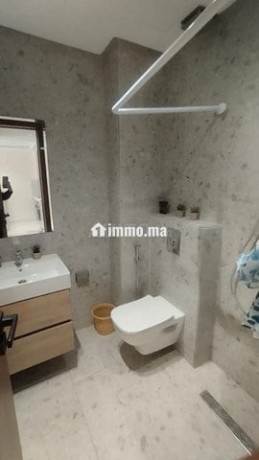 studio-tres-joliment-meuble-maarif-les-princesses-big-1