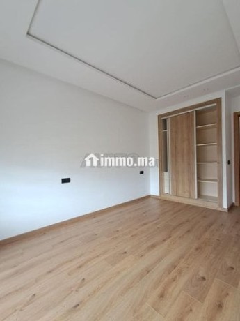 studio-luxe-proche-tram-a-france-ville-big-5
