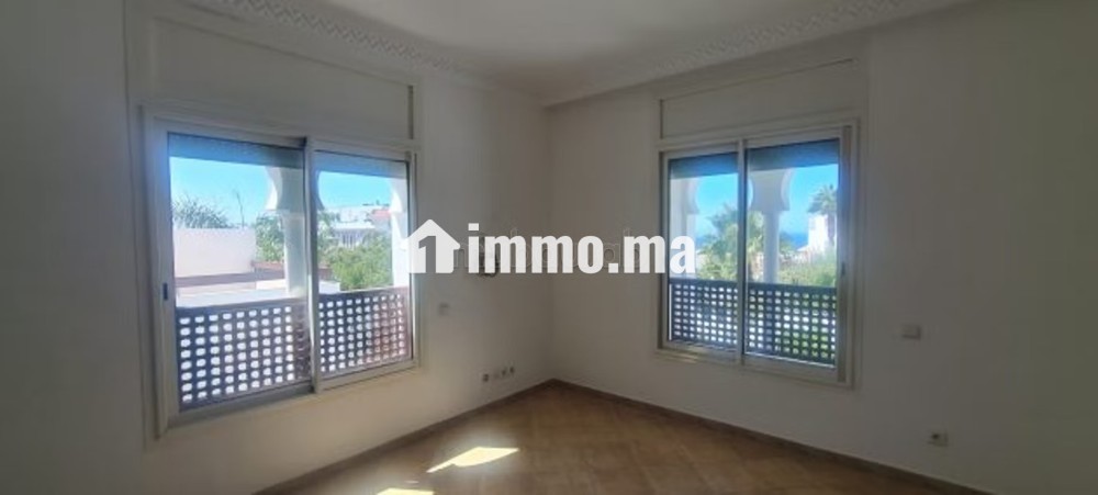 A LOUER Villa avec jardin privé sans vis a vis résidence avec piscine Vue mer - Location Immobilier - Tanger - photo 5