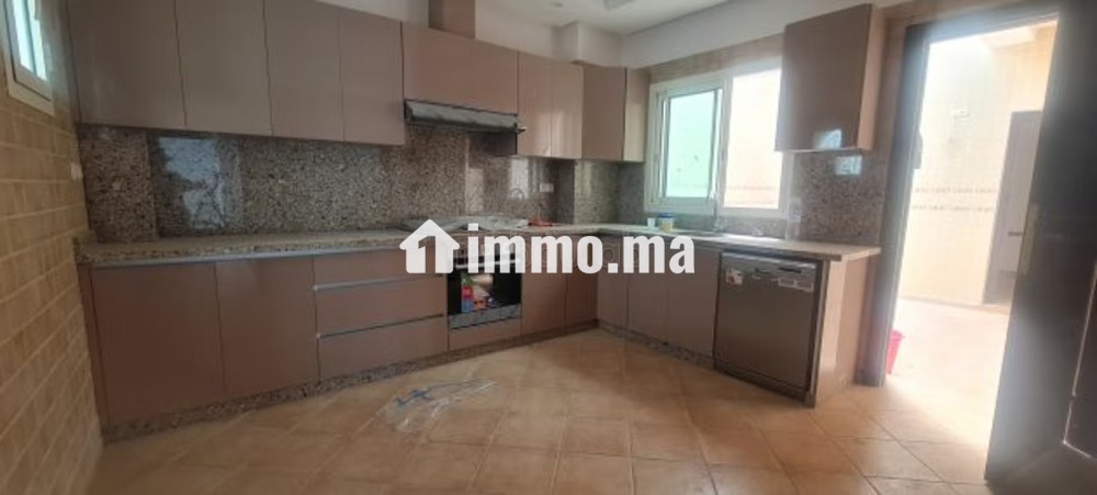 A LOUER Villa avec jardin privé sans vis a vis résidence avec piscine Vue mer - Location Immobilier - Tanger - photo 6