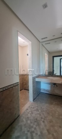 a-louer-villa-avec-jardin-prive-sans-vis-a-vis-residence-avec-piscine-vue-mer-big-10