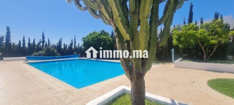 a-louer-villa-avec-jardin-prive-sans-vis-a-vis-residence-avec-piscine-vue-mer-big-15