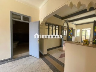 Rez de chaussée villa à louer vide avec jardin privé - Villa à louer