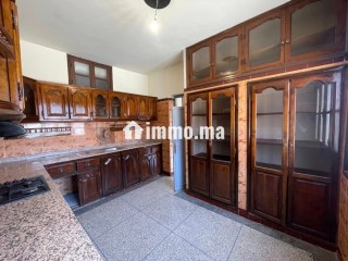 Rez de chaussée villa à louer vide avec jardin privé - Villa à louer