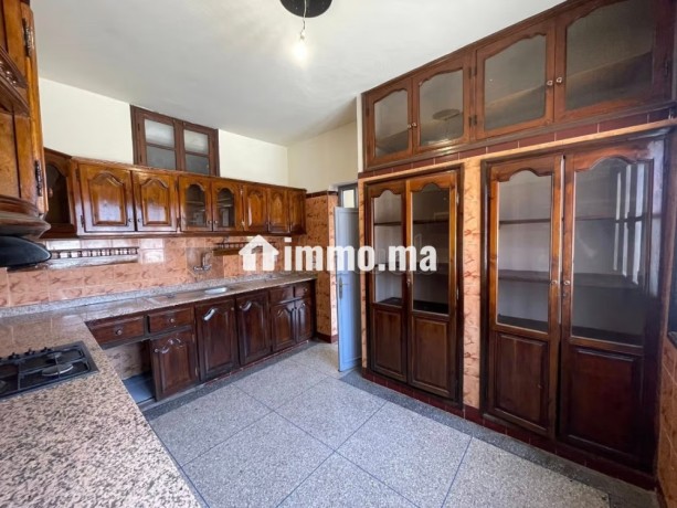 rez-de-chaussee-villa-a-louer-vide-avec-jardin-prive-big-2