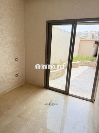 grand-appartement-de-220-m2-entoure-de-terrasses-big-9