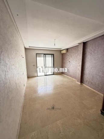 grand-appartement-de-220-m2-entoure-de-terrasses-big-4