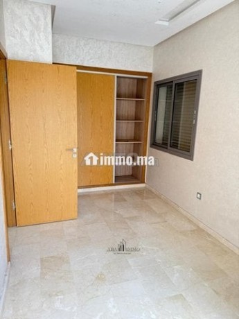 grand-appartement-de-220-m2-entoure-de-terrasses-big-5