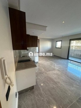 manifique-studio-au-dernier-etage-picine-et-gym-big-1