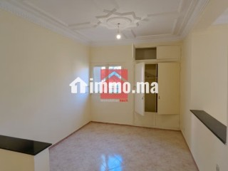 Bel Appartement avec Balcon a Louer - Appartement à louer