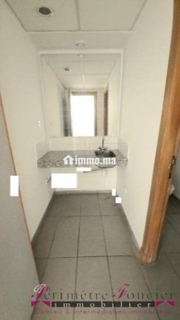benjdia-plateau-de-bureau-a-louer-98-m2-big-4