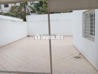 Agdal - Appart avec une grande cour - Appartement à louer - Rabat