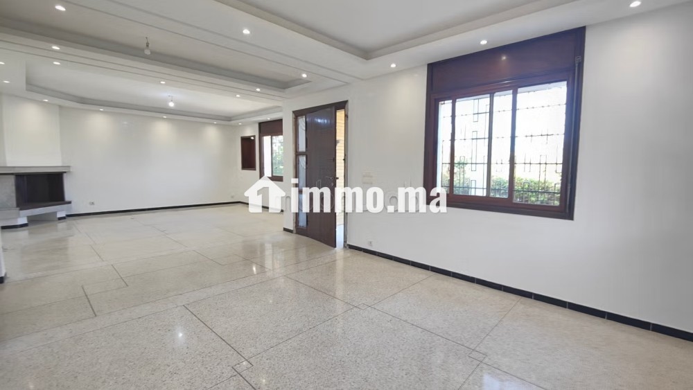 RDC villa 3 chambres salon - Location Immobilier - Casablanca - photo 1