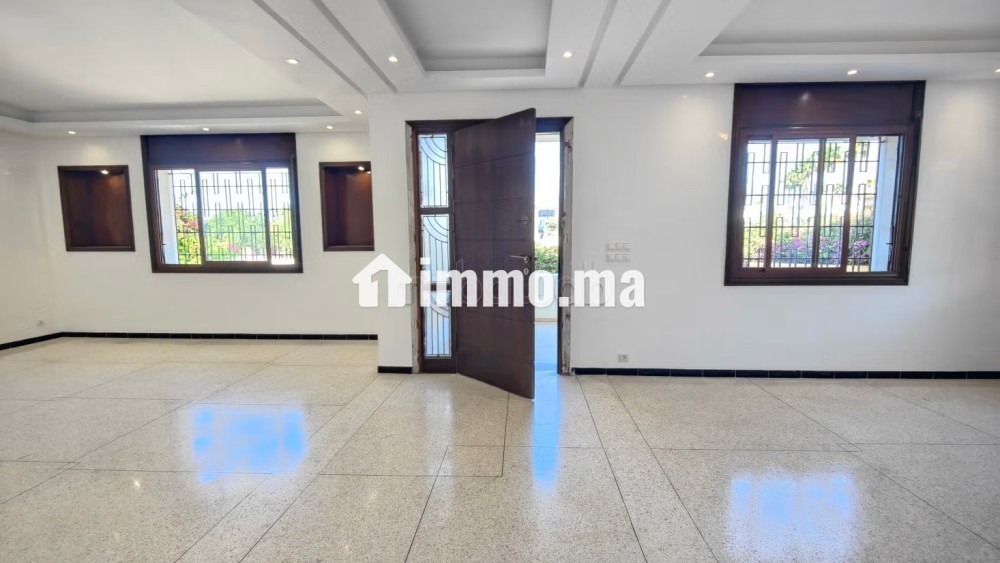 RDC villa 3 chambres salon - Location Immobilier - Casablanca - photo 3