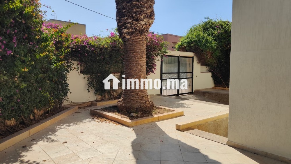 RDC villa 3 chambres salon - Location Immobilier - Casablanca - photo 4