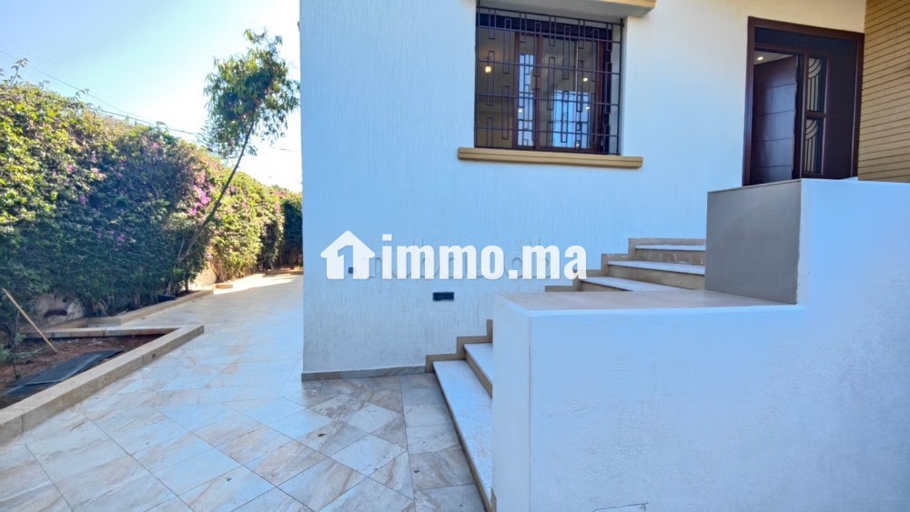 RDC villa 3 chambres salon - Location Immobilier - Casablanca - photo 7