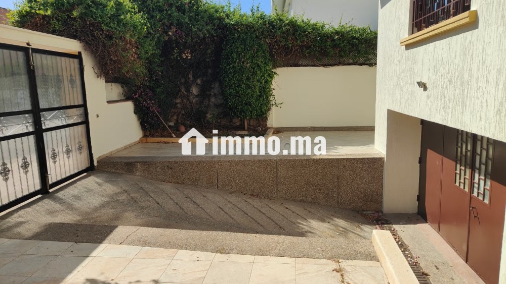 RDC villa 3 chambres salon - Location Immobilier - Casablanca - photo 8
