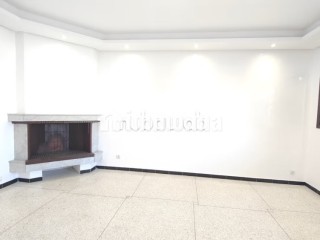 RDC villa 3 chambres salon - Appartement à louer - Casablanca