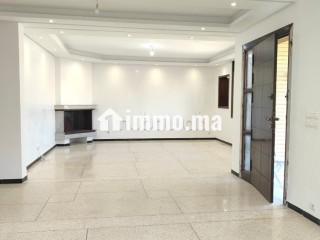 RDC villa 3 chambres salon - Appartement à louer - Casablanca