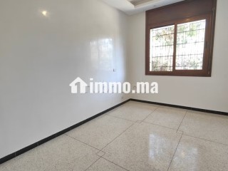 RDC villa 3 chambres salon - Appartement à louer - Casablanca