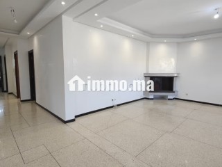 RDC villa 3 chambres salon - Appartement à louer - Casablanca