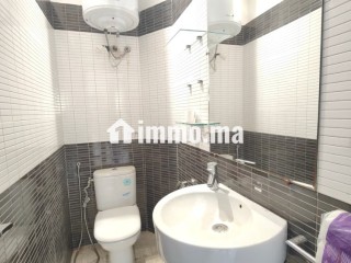 RDC villa 3 chambres salon - Appartement à louer - Casablanca
