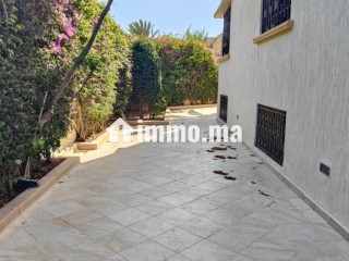 RDC villa 3 chambres salon - Appartement à louer - Casablanca