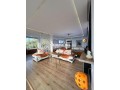 villa-de-luxe-avec-piscine-jardin-small-12
