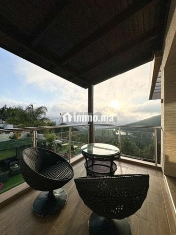 villa-de-luxe-avec-piscine-jardin-big-15