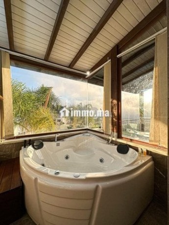 villa-de-luxe-avec-piscine-jardin-big-17