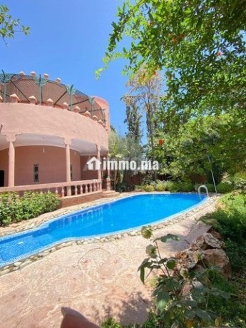 villa-4-chambres-avec-piscine-big-0