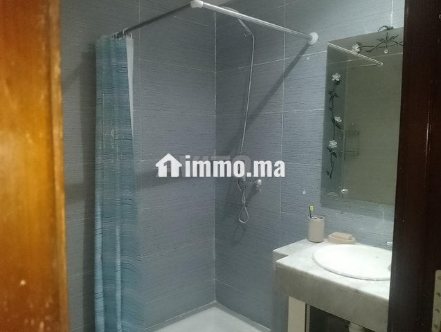 شقة صغيرة مجهزة للكراء اليومي للعائلات بمسبح - Location Vacances - Agadir - photo 7