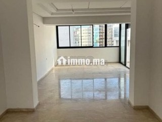Appartement à louer vide à rond-point la Gironde - Appartement à louer - Casablanca