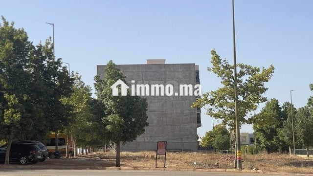 Terrain commercial 517m de 3 façades - Riad Toulal - Vente Immobilier - Meknes - photo 2