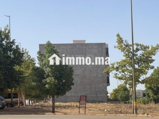 Terrain commercial 517m de 3 façades - Riad Toulal - Terrain à vendre - Meknes