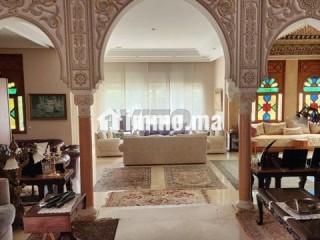 Route des zaers km7 très belle villa de 1400 m2 - Villa à vendre - Rabat