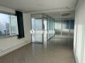 grand-bureau-au-parc-avec-une-belle-vue-degagee-small-2