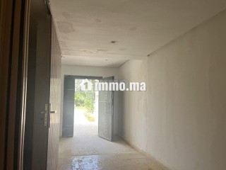 Route zaers villa de 2000 m2 - Villa à louer - Rabat