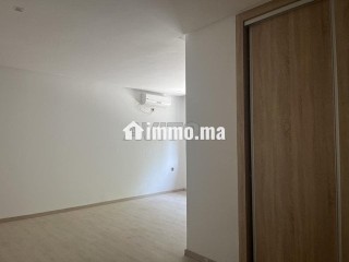 Route zaers villa de 2000 m2 - Villa à louer - Rabat