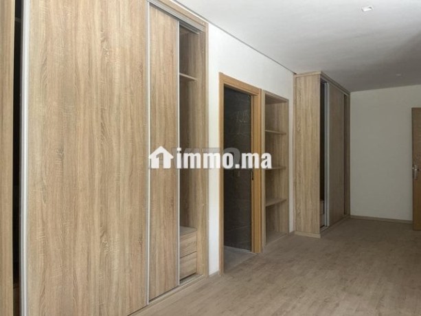 route-zaers-villa-de-2000-m2-big-11