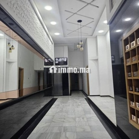 plateau-bureau-neuf-a-louer-big-1