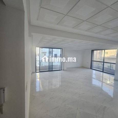 plateau-bureau-neuf-a-louer-big-3