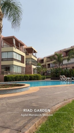 a-vendre-studio-haut-standing-avec-piscine-big-1