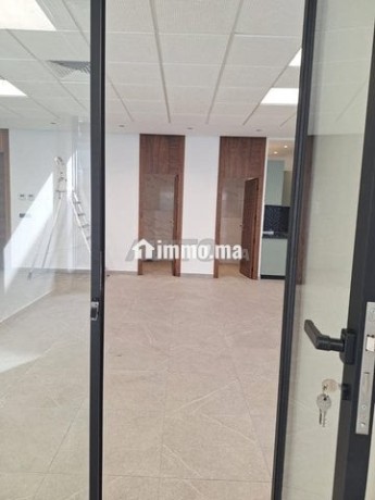 bureau-en-face-hotel-onomo-248-m2-a-louer-big-6