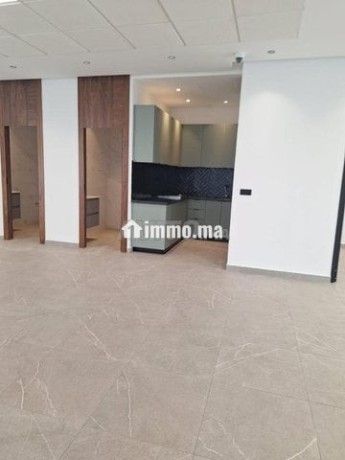 bureau-en-face-hotel-onomo-248-m2-a-louer-big-8