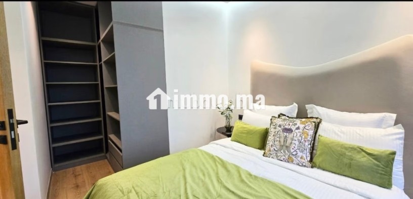 magnifique-studio-aux-princesses-avec-terasse-big-1