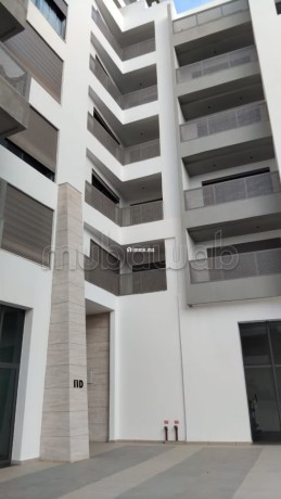 magnifique-studio-vide-au-casablanca-finance-city-big-10